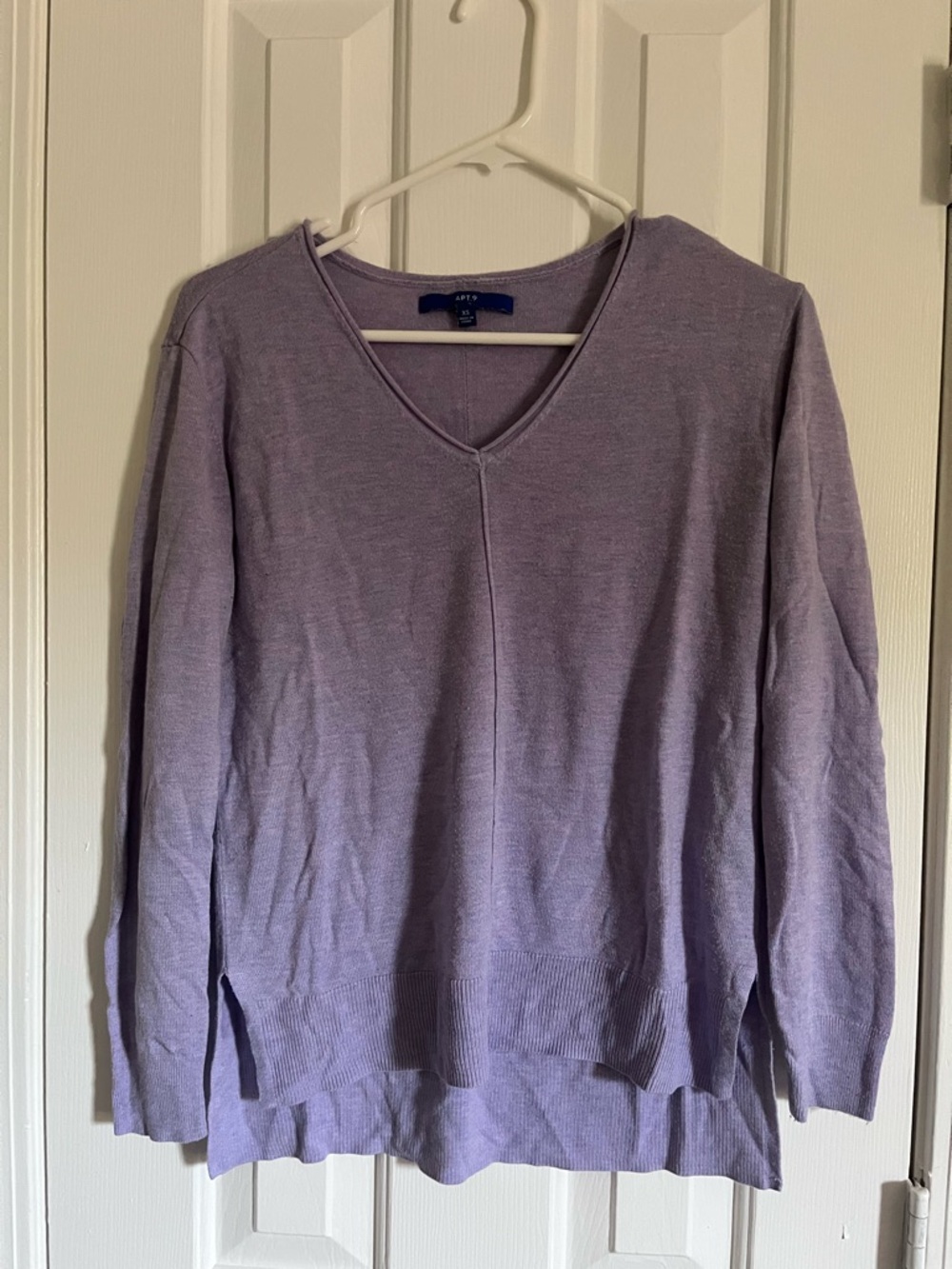 APT 9 Purple V-Neck Women's Sweater Size XS